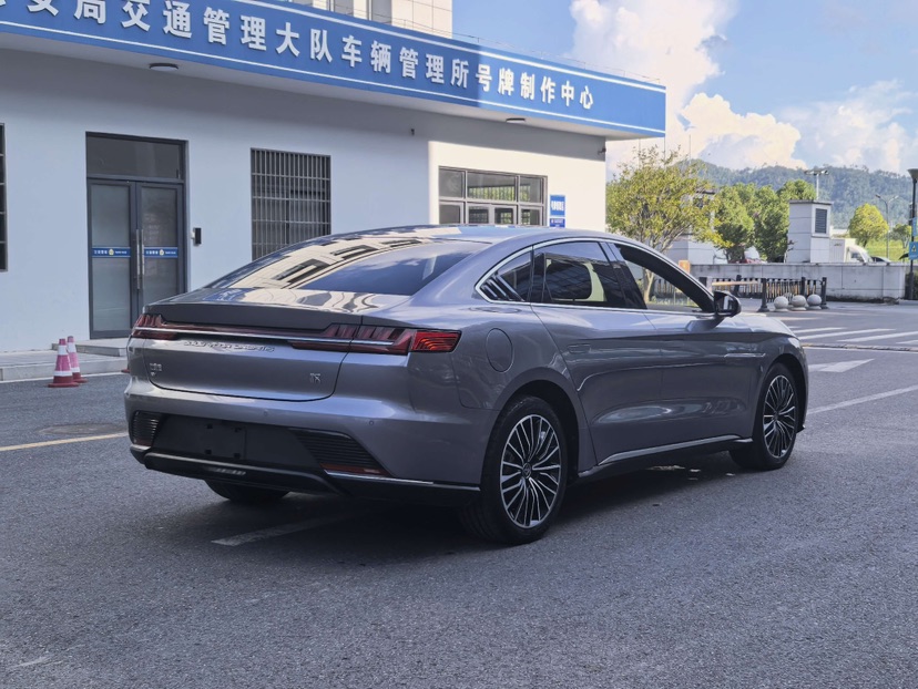 BYD Han 2022 car image #6