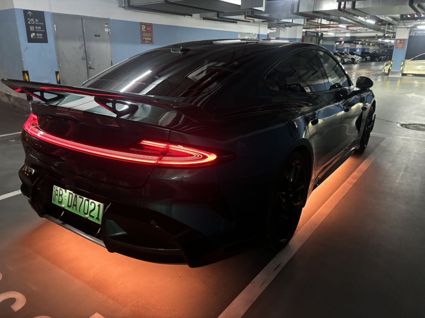 MI SU7 Ultra 2025 car image #5