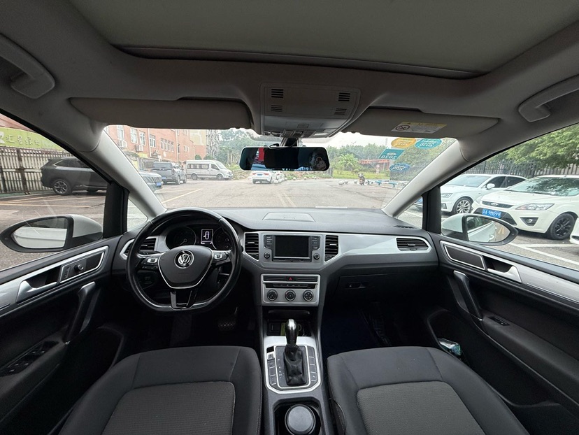 Volkswagen Golf Sportsvan 2016 car image #10