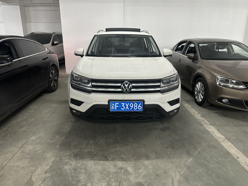 Volkswagen Tharu 2022 car image #2