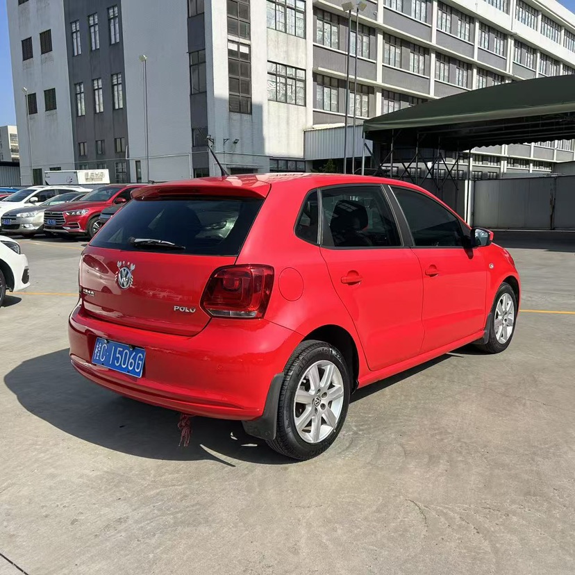 Volkswagen Polo 2014 car image #10