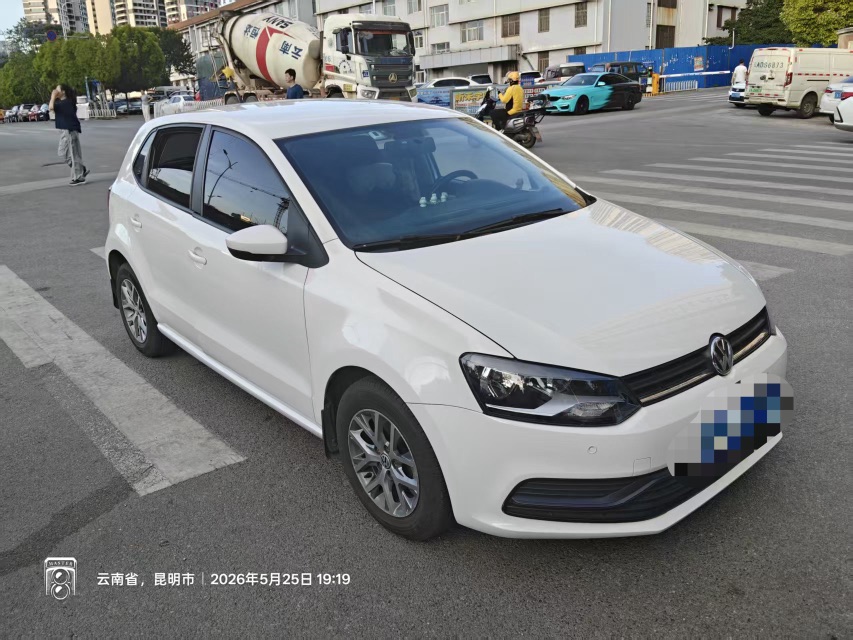 Volkswagen Polo 2018 car image #2