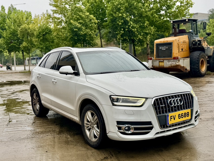 Audi Q3 2015 car image #2