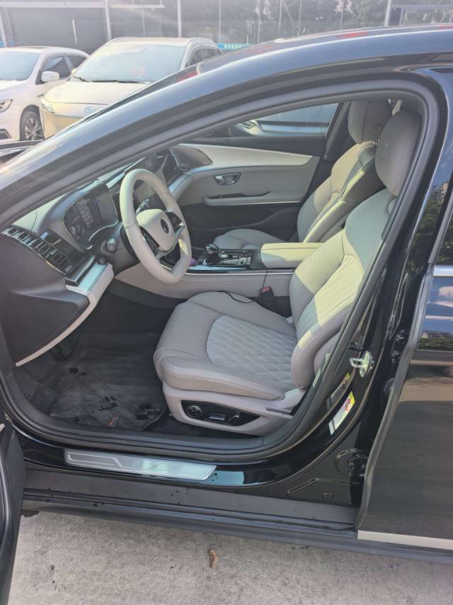 BYD Han 2025 car image #3