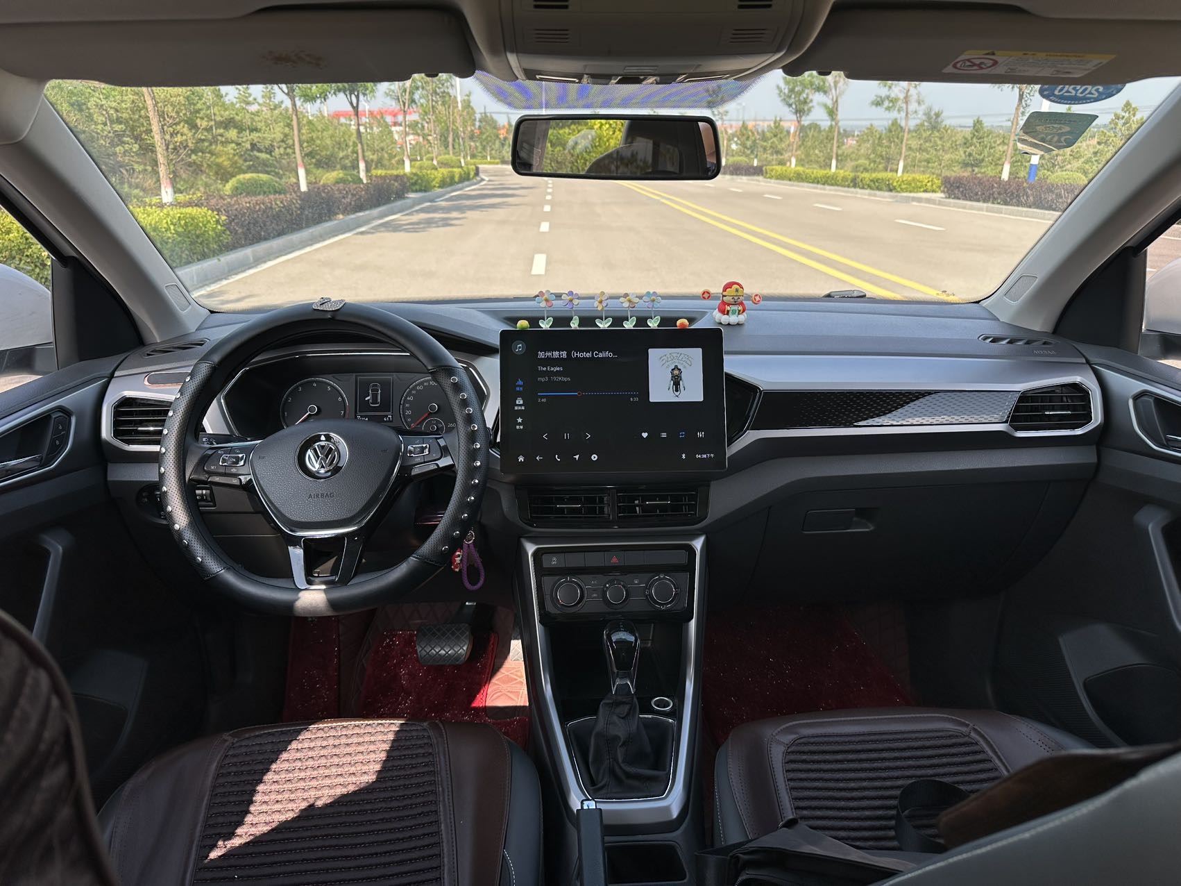 Volkswagen T-Cross 2019 #9 Volkswagen T-Cross 2019 car image #9
