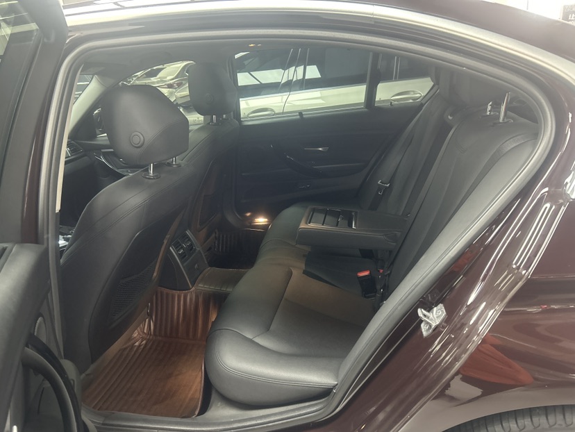 BMW 3 Series 2018 car image #4