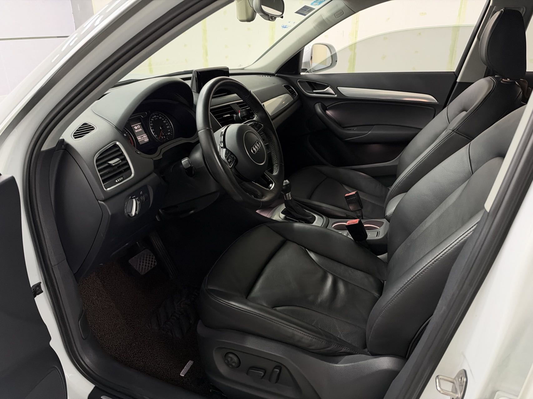 Audi Q3 2015 #2 Audi Q3 2015 car image #2