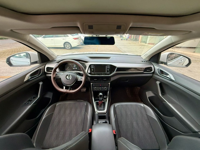 Volkswagen T-Cross 2019 #8 Volkswagen T-Cross 2019 car image #8