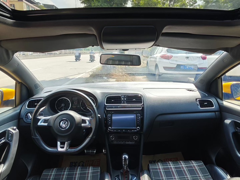 Volkswagen Polo 2013 car image #4