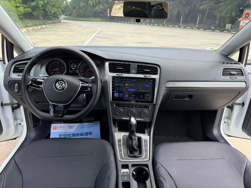 Volkswagen Golf 2015 car image #9