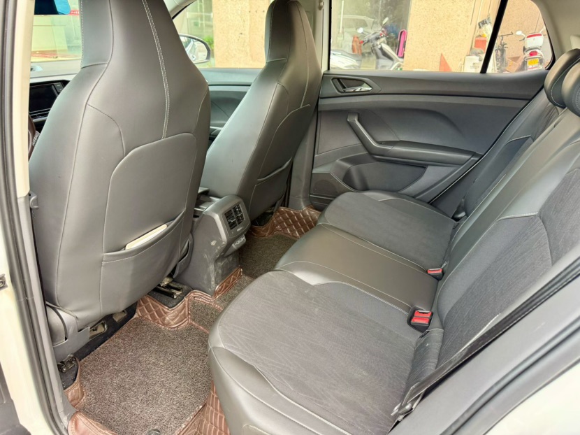 Volkswagen T-Cross 2019 #9 Volkswagen T-Cross 2019 car image #9