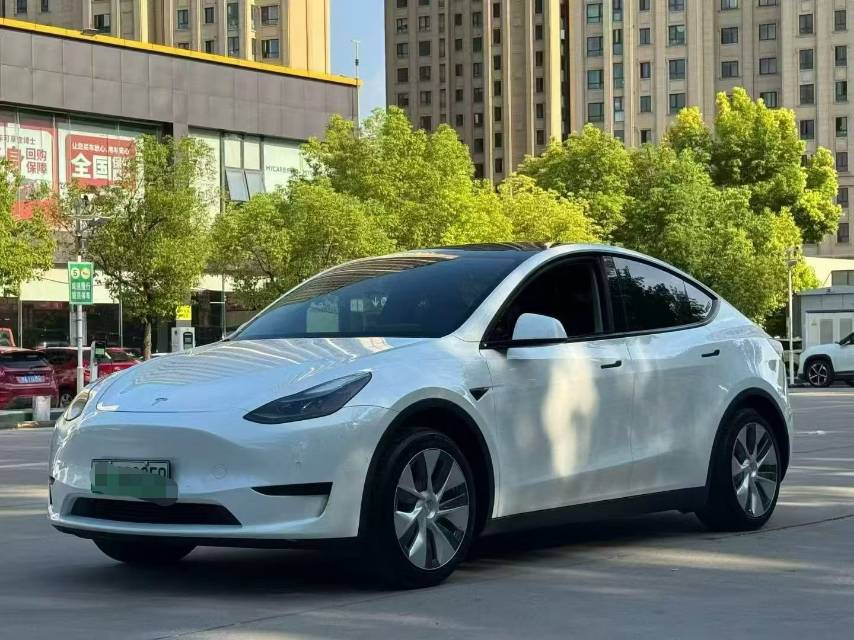 Tesla Model Y 2023 Tesla Model Y 2023 car image