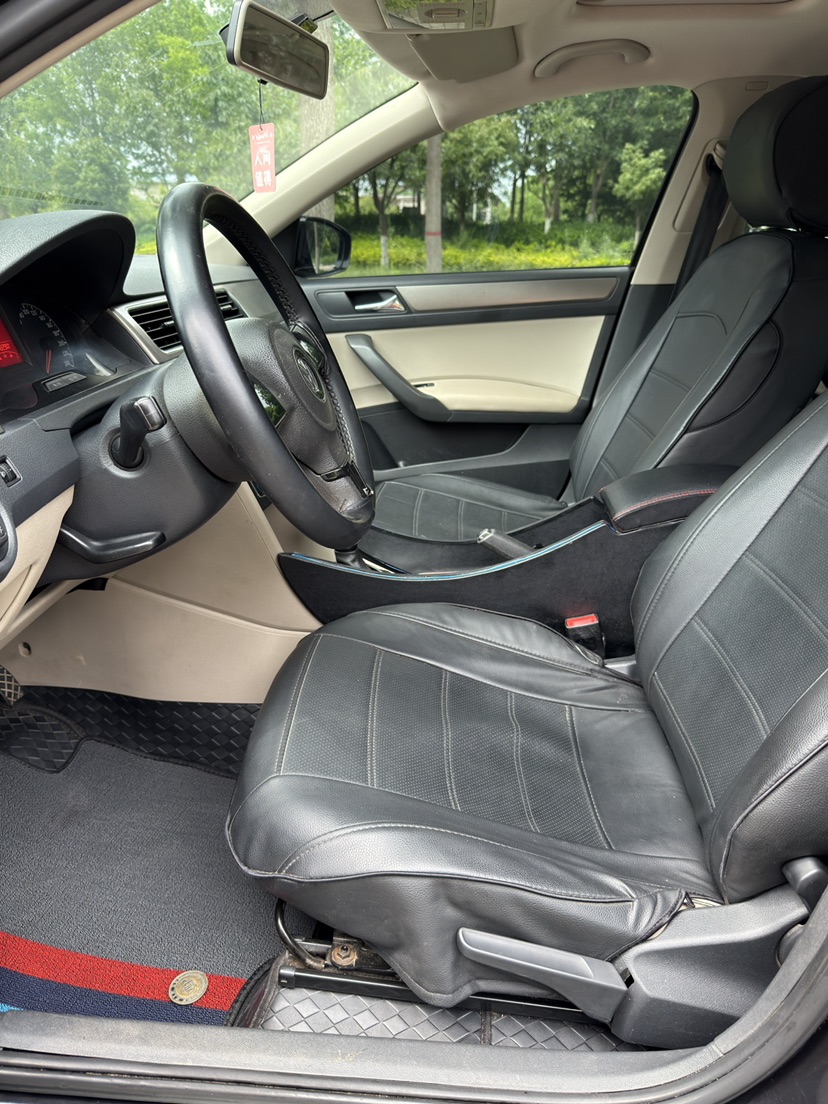 Volkswagen Santana 2014 car image #6