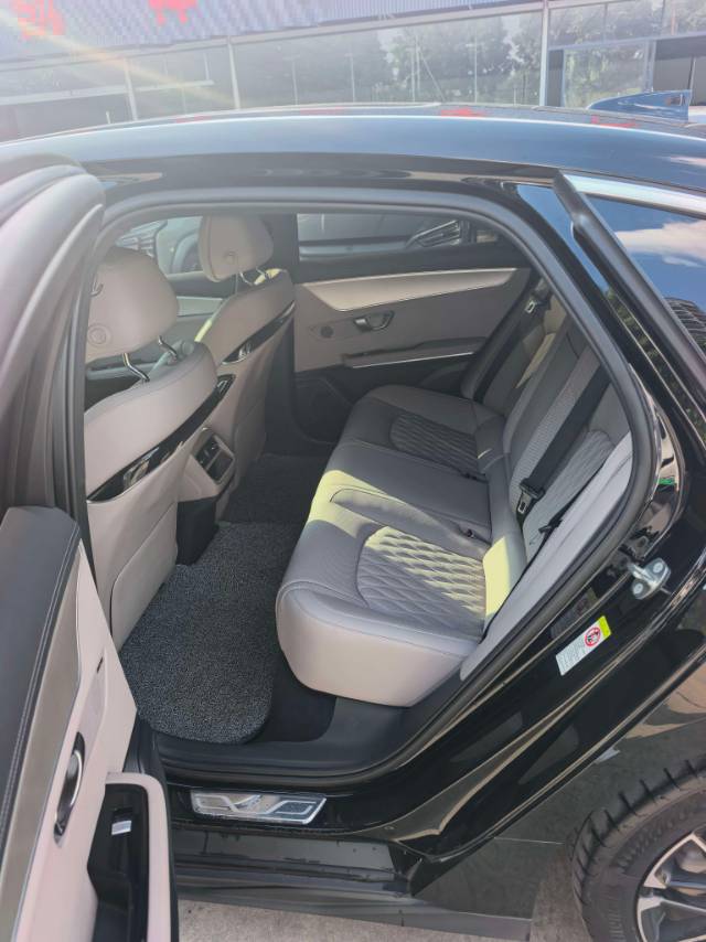 BYD Han 2025 car image #5