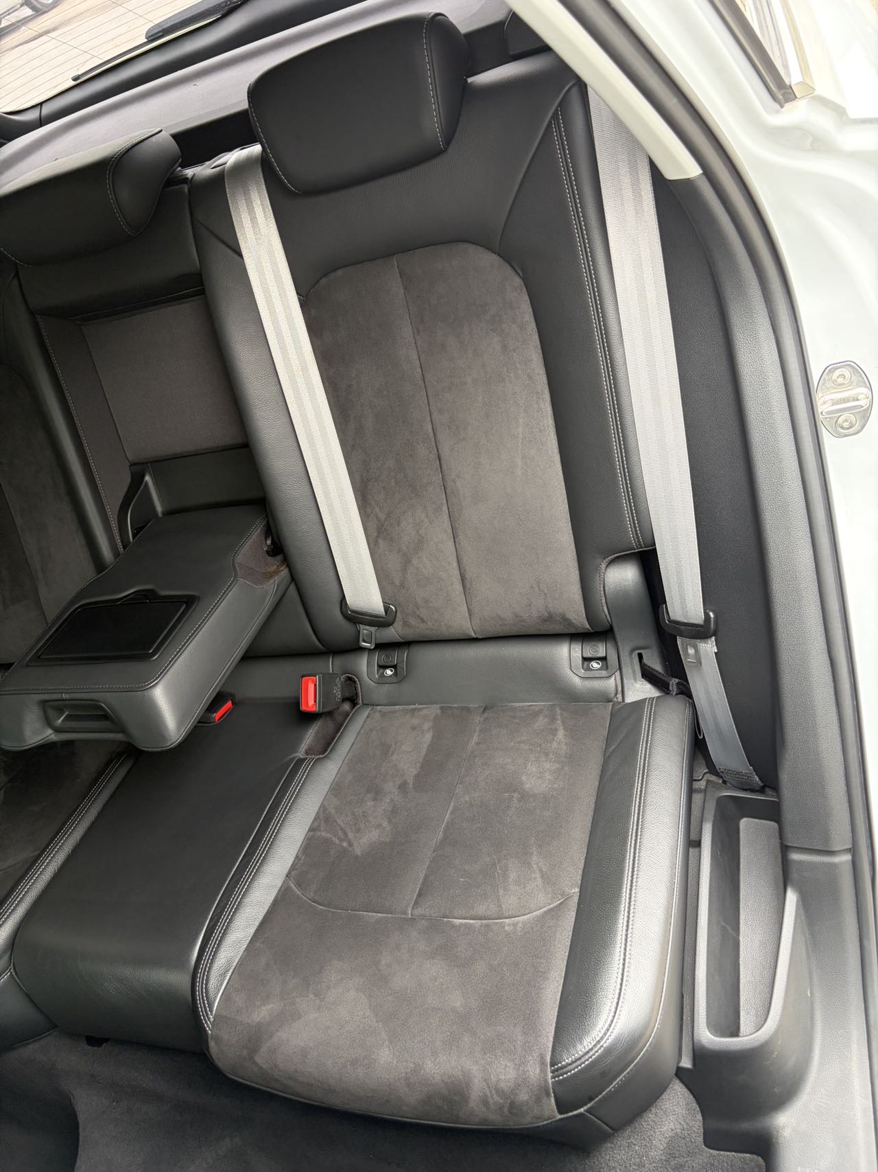 Audi Q3 2020 car image #6