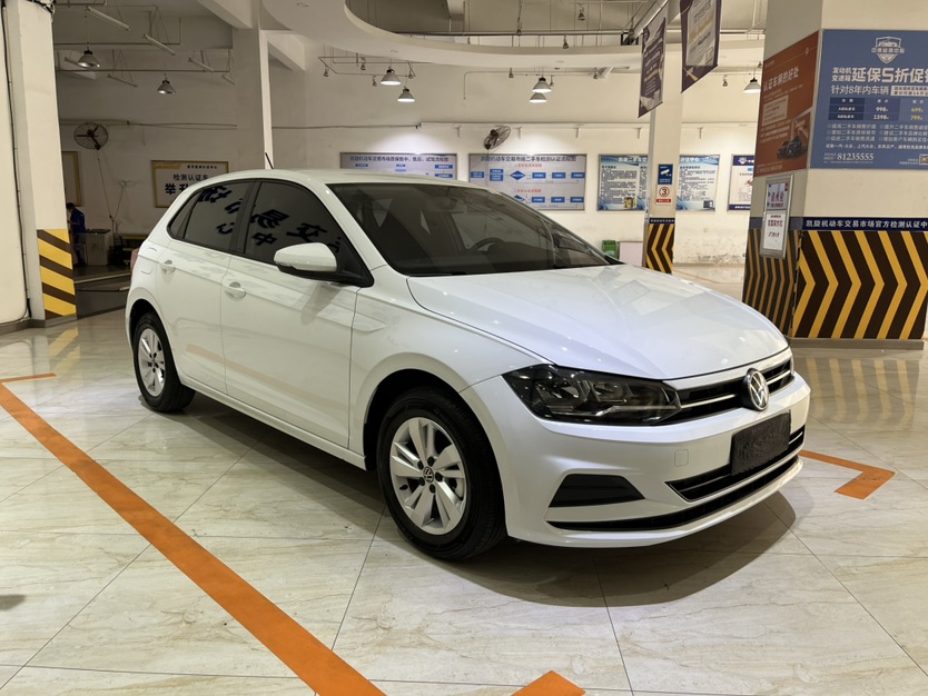 Volkswagen Polo 2023 car image #3