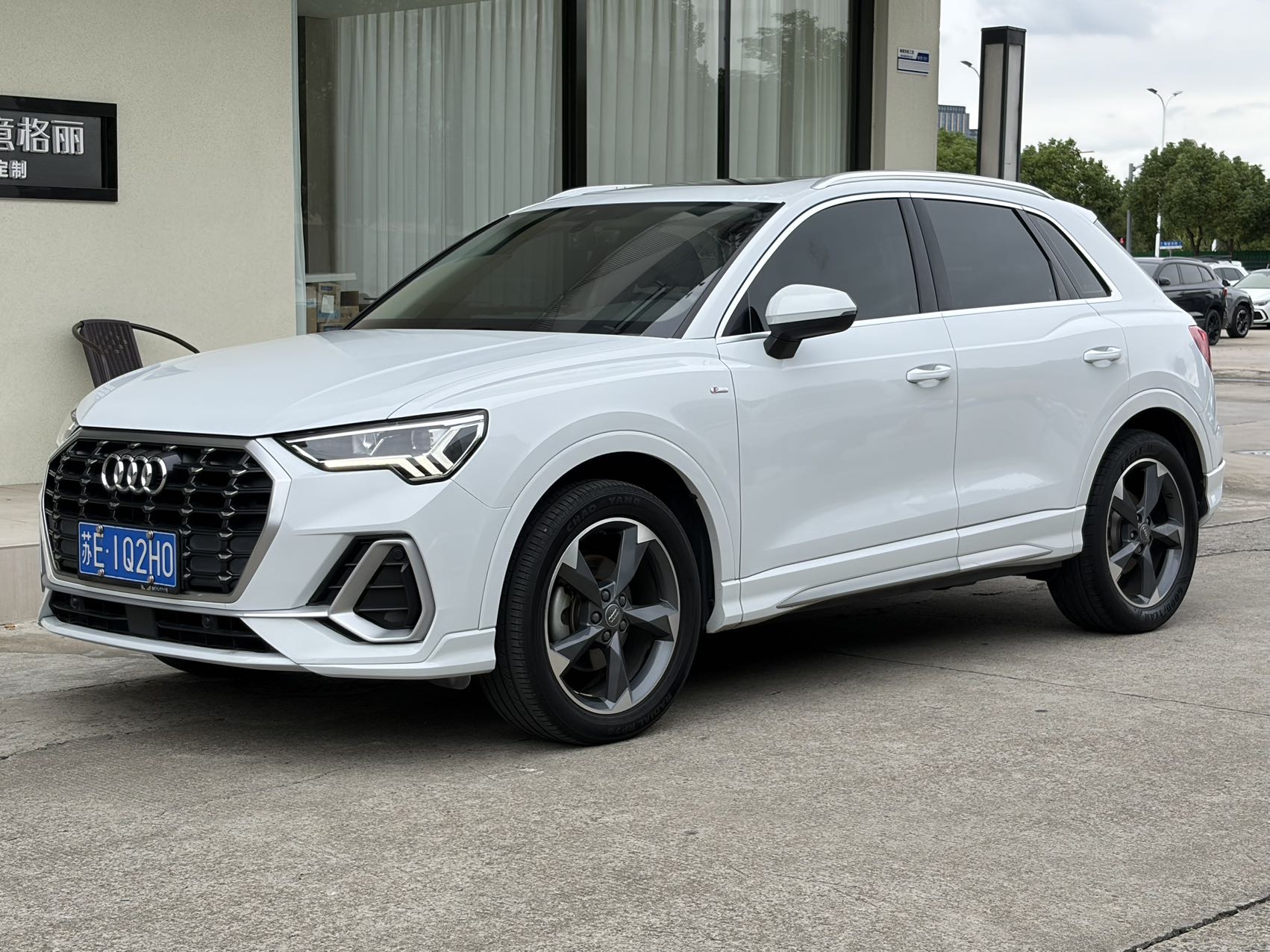 Audi Q3 2020 car image 