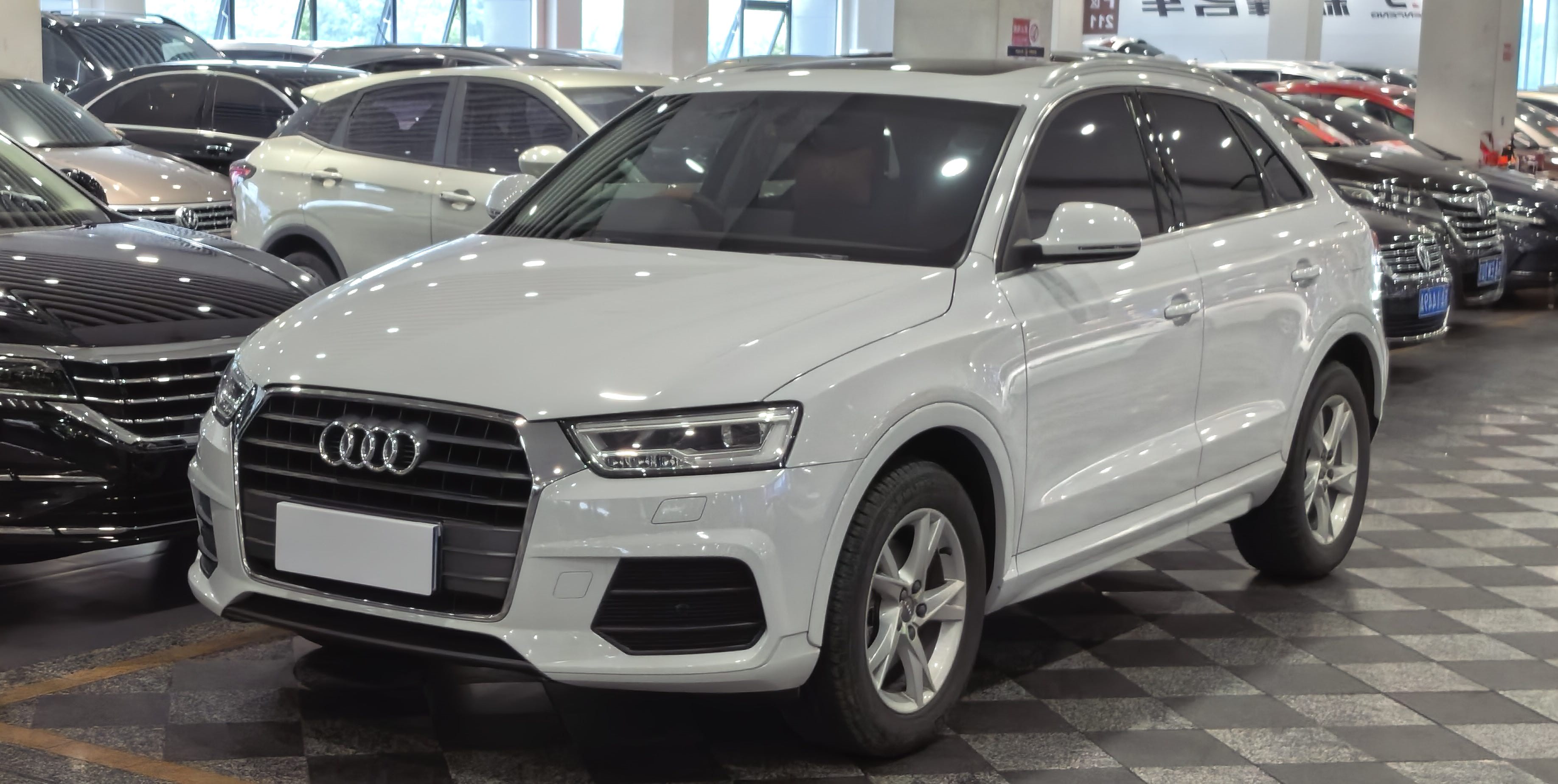 Audi Q3 2018 Audi Q3 2018 car image