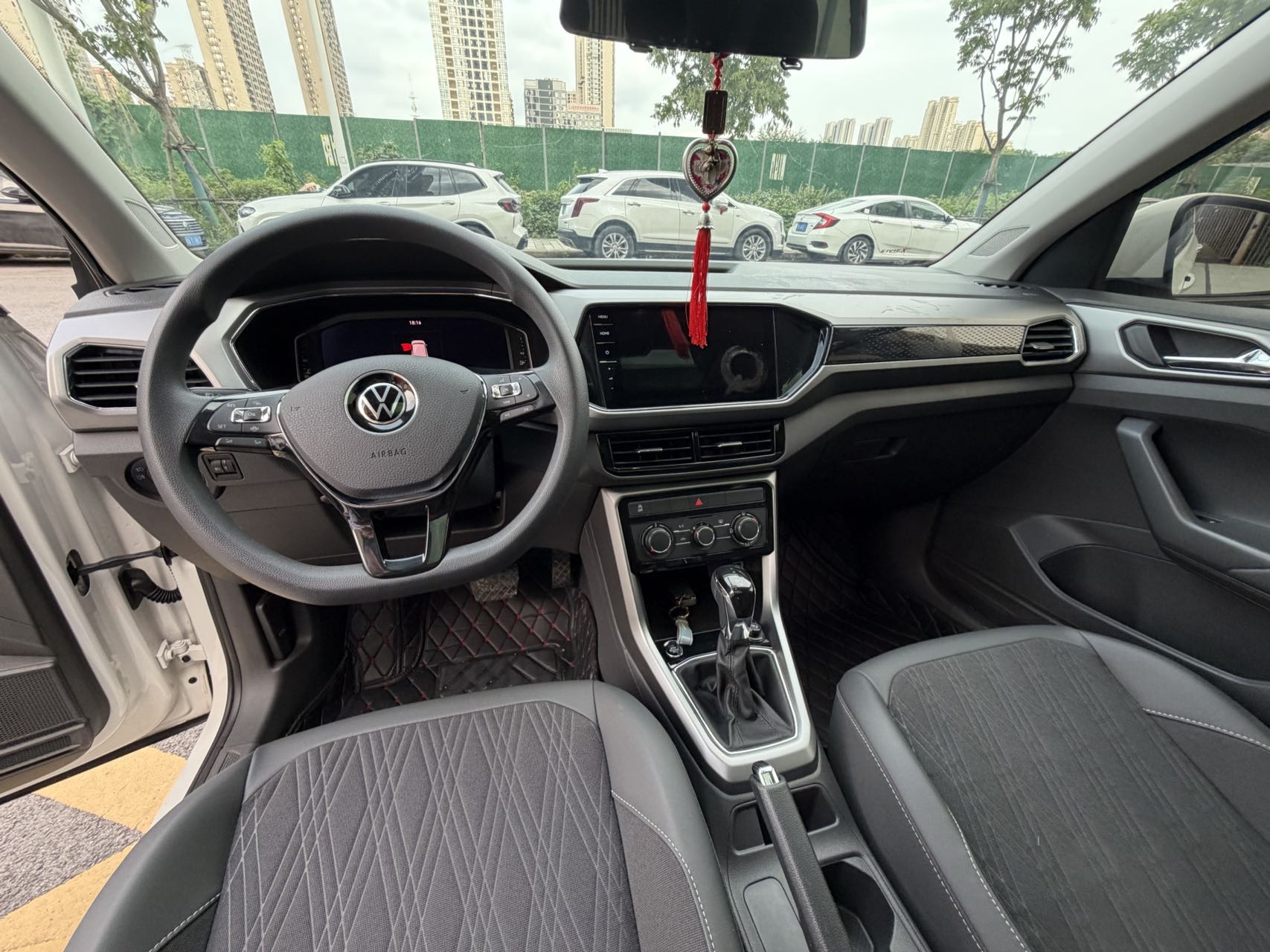 Volkswagen T-Cross 2022 car image #8