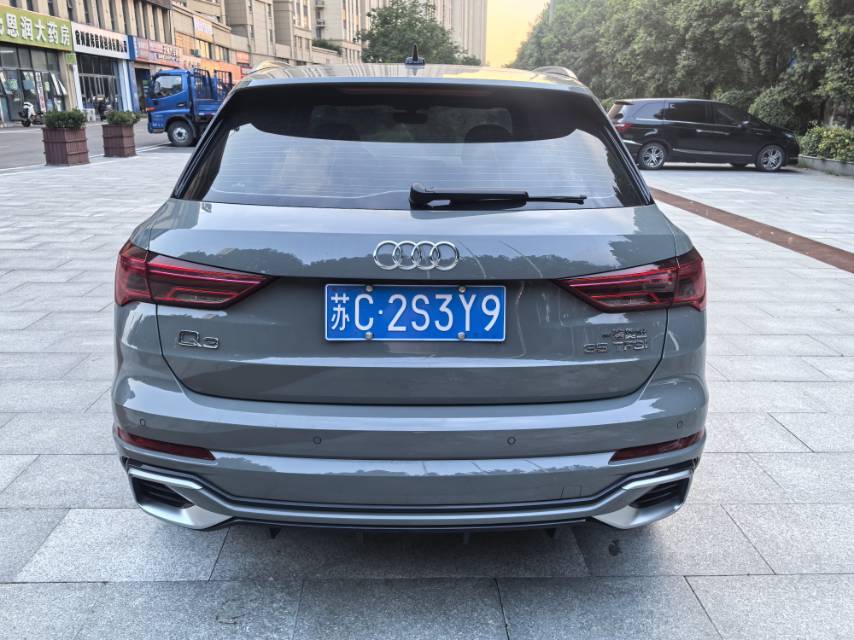 Audi Q3 2025 car image #5
