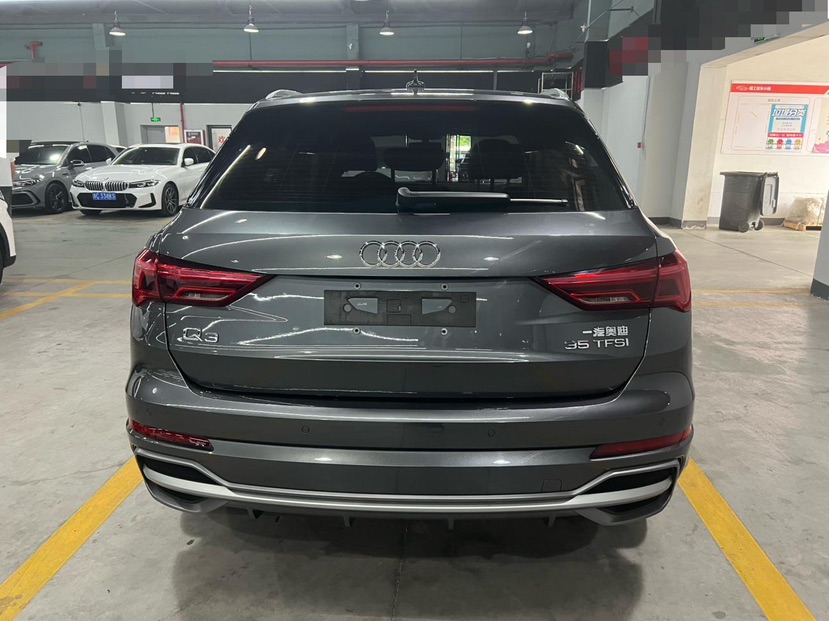 Audi Q3 2023 car image #7