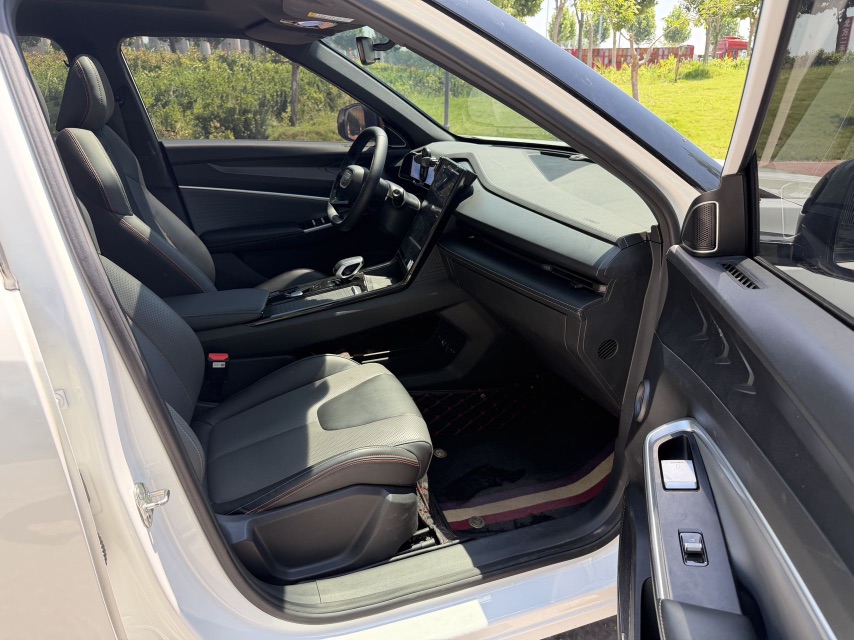 GEELY Boyue 2023 car image #13