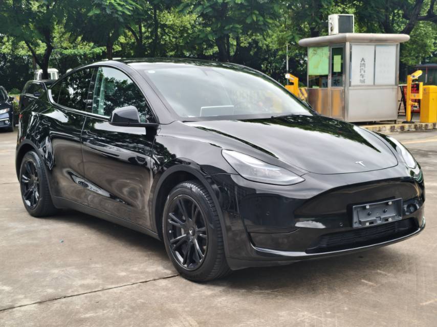 Tesla Model Y 2023 #2 Tesla Model Y 2023 car image #2