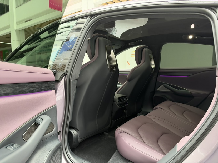 MI SU7 2025 car image #12