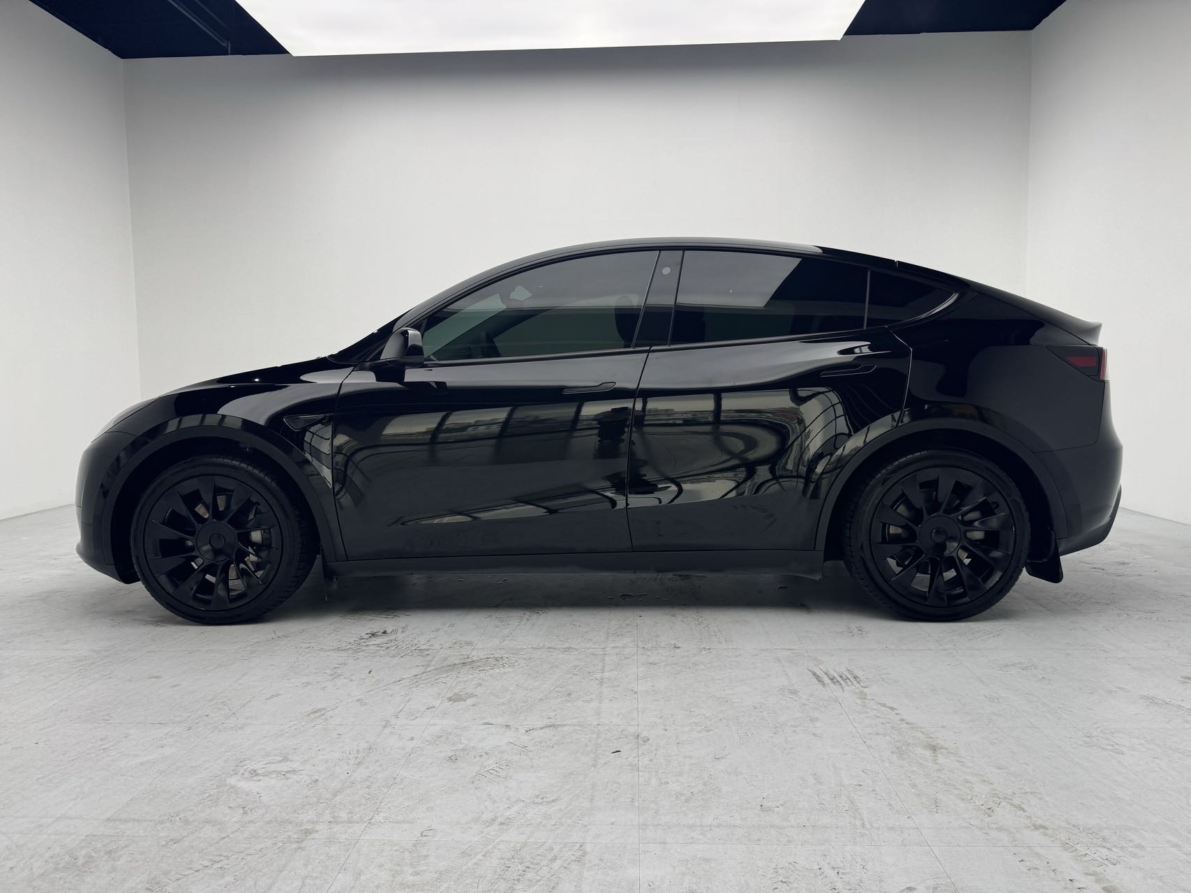 Tesla Model Y 2022 #7 Tesla Model Y 2022 car image #7