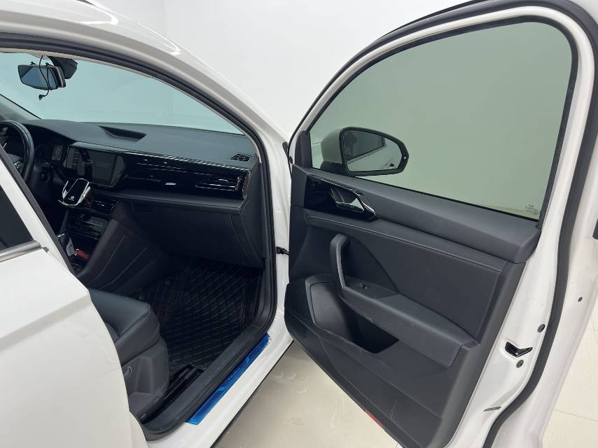 Volkswagen Tharu 2022 car image #10
