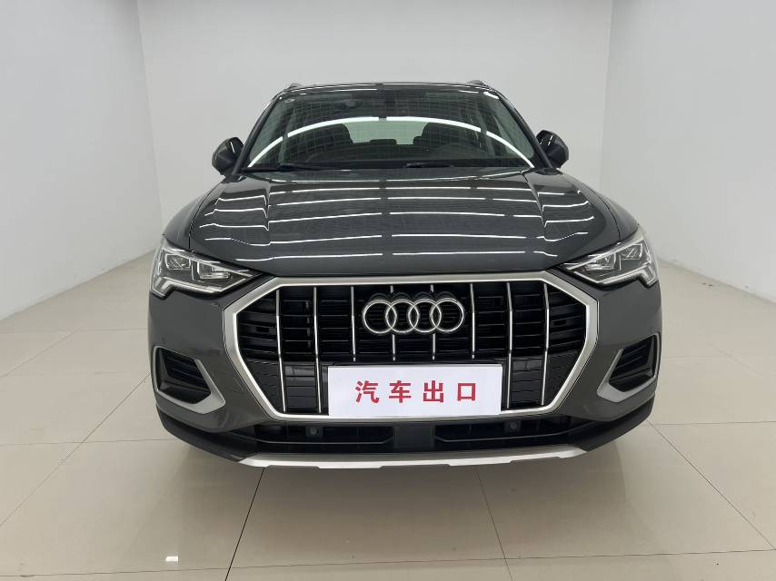 Audi Q3 2022 car image #2