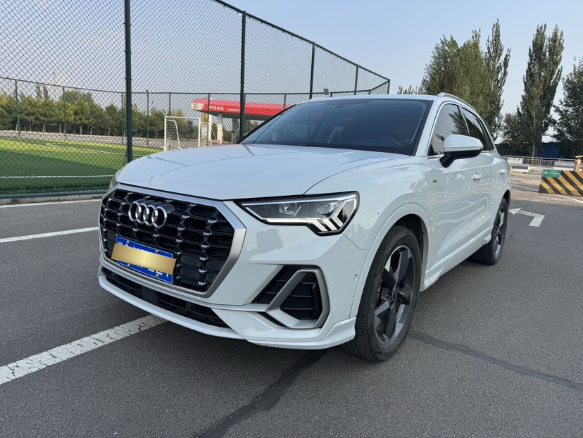 Audi Q3 2021 Audi Q3 2021 car image