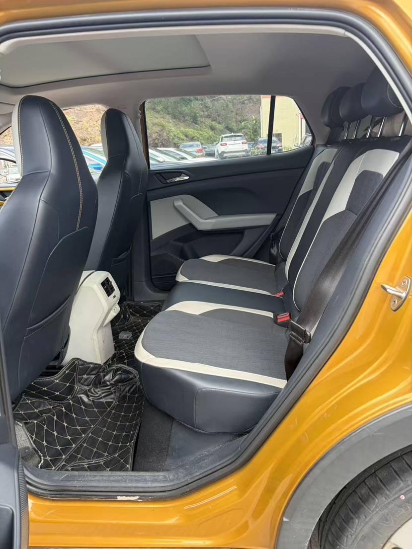 Volkswagen T-Cross 2021 car image #3