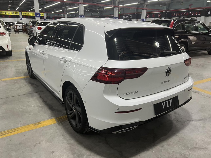 Volkswagen Golf 2022 car image #9