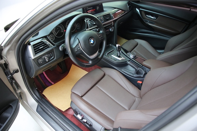 BMW 3 Series 2018 #3 BMW 3 Series 2018 car image #3