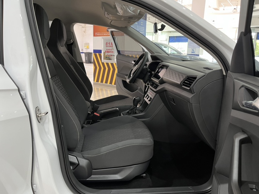 Volkswagen T-Cross 2023 car image #8