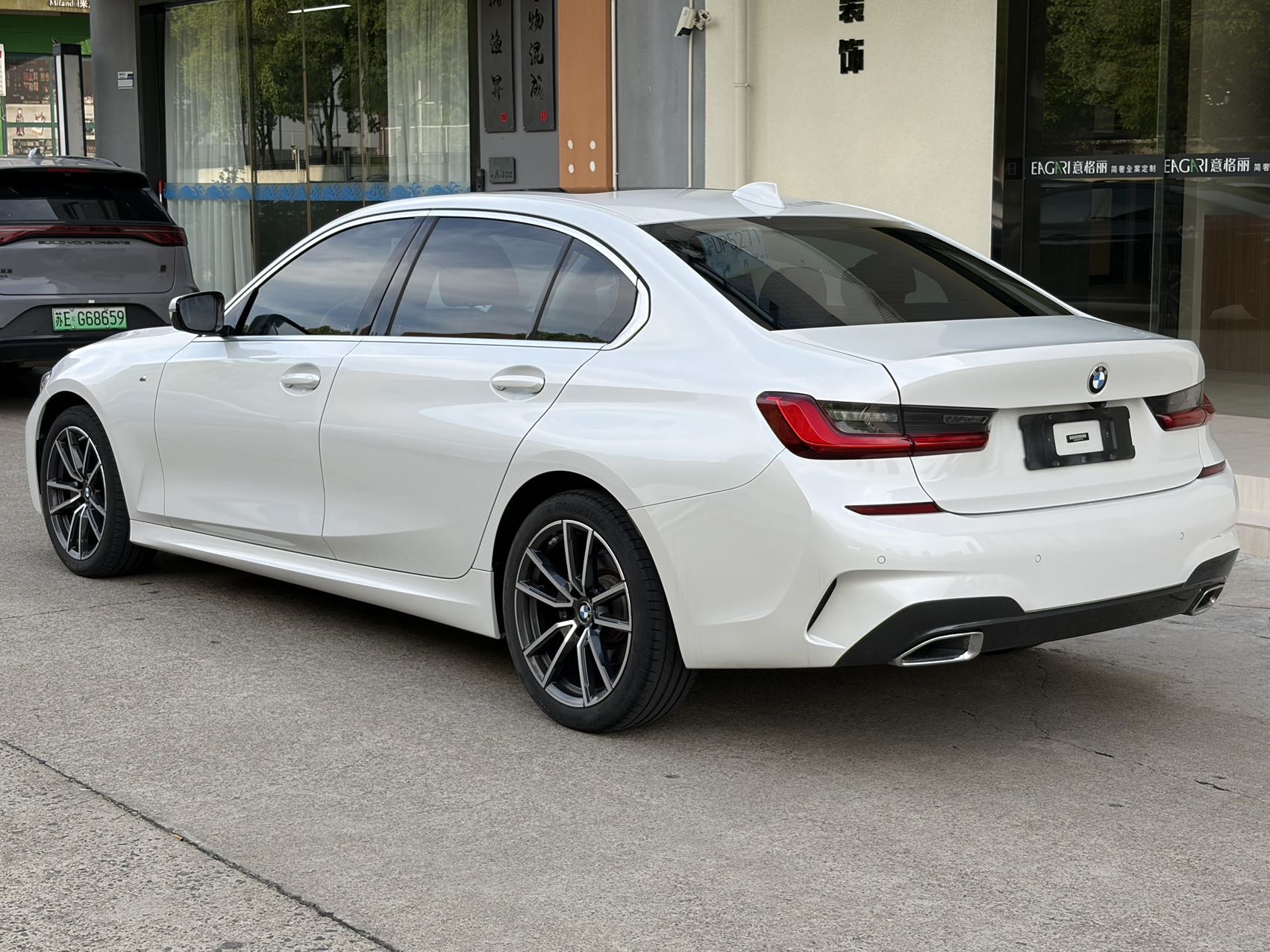 BMW 3 Series 2021 car image #10