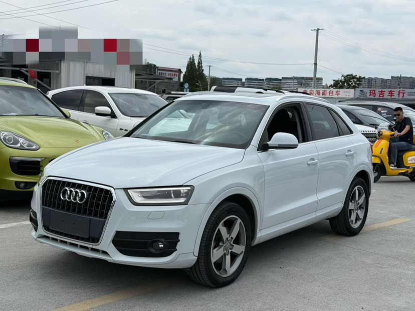 Audi Q3 2016 car image #2