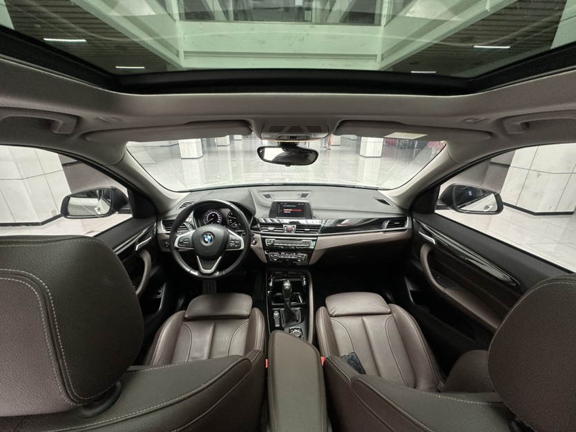 BMW X1 2019 car image #12