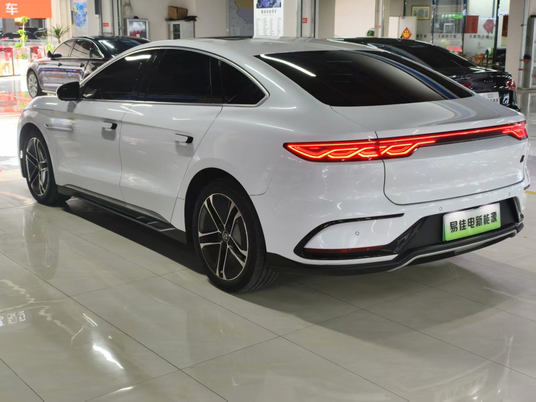 BYD Han 2023 #9 BYD Han 2023 car image #9