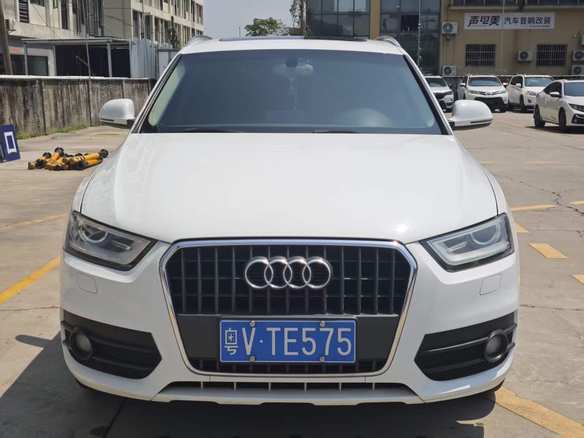Audi Q3 2013 car image #2