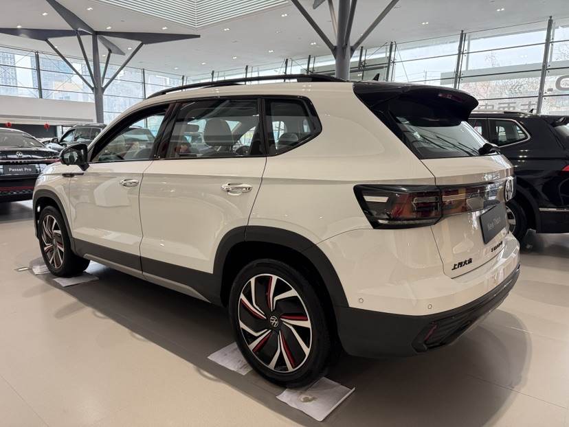 Volkswagen Tharu 2024 car image #7