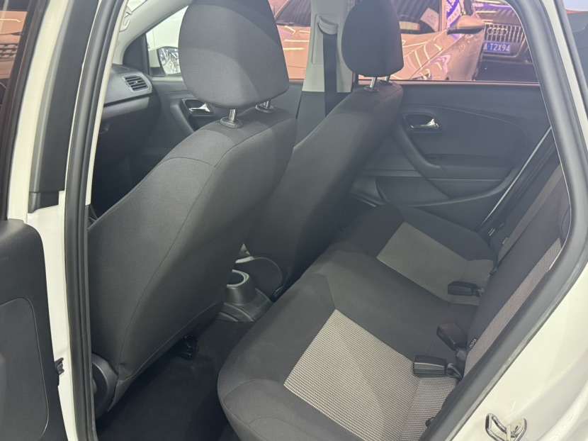 Volkswagen Polo 2018 car image #5