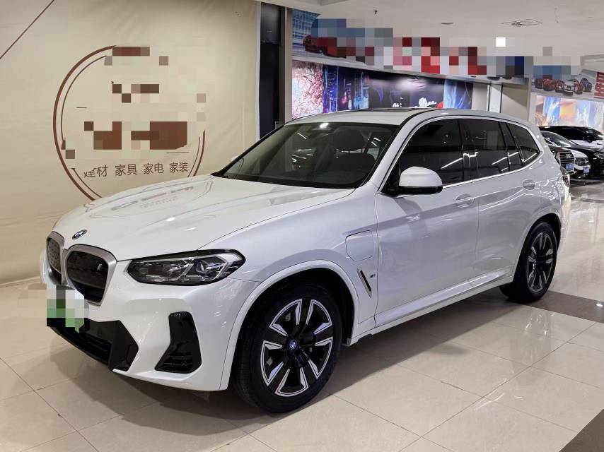 BMW iX3 2023 car image 