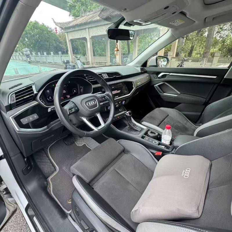 Audi Q3 2023 car image #6