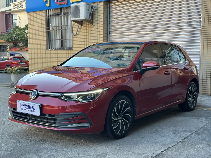 Volkswagen Golf 2021 Volkswagen Golf 2021 صورة سيارة