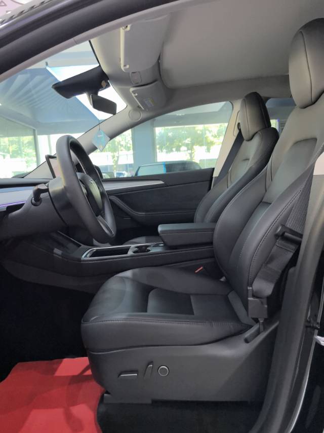 Tesla Model Y 2024 car image #4