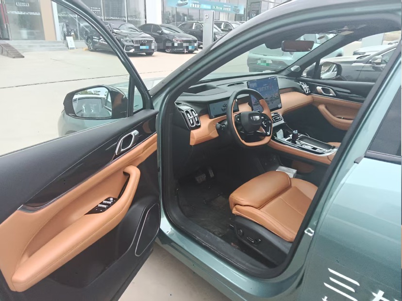 GEELY Boyue L 2025 car image #7