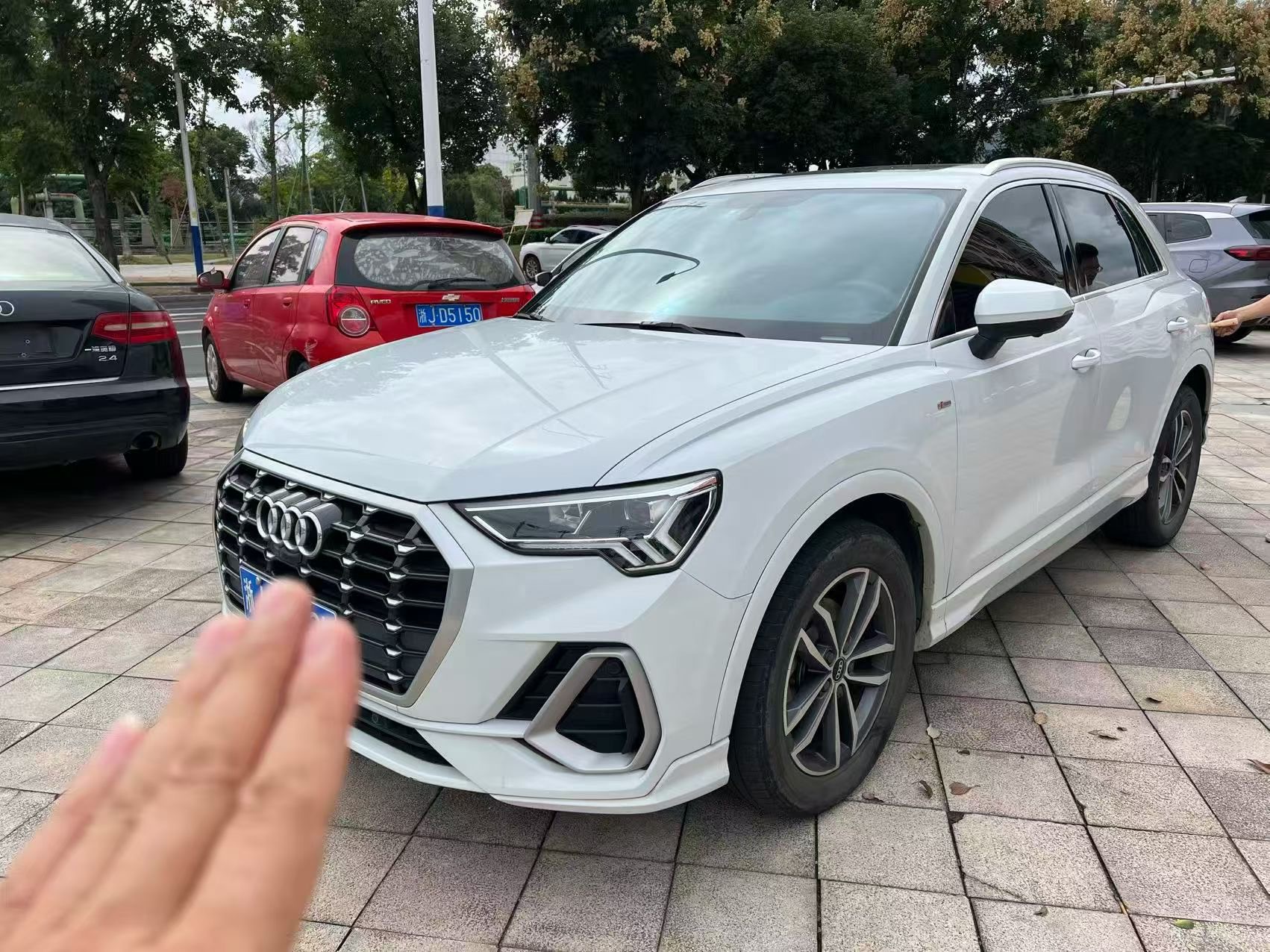 Audi Q3 2021 car image 