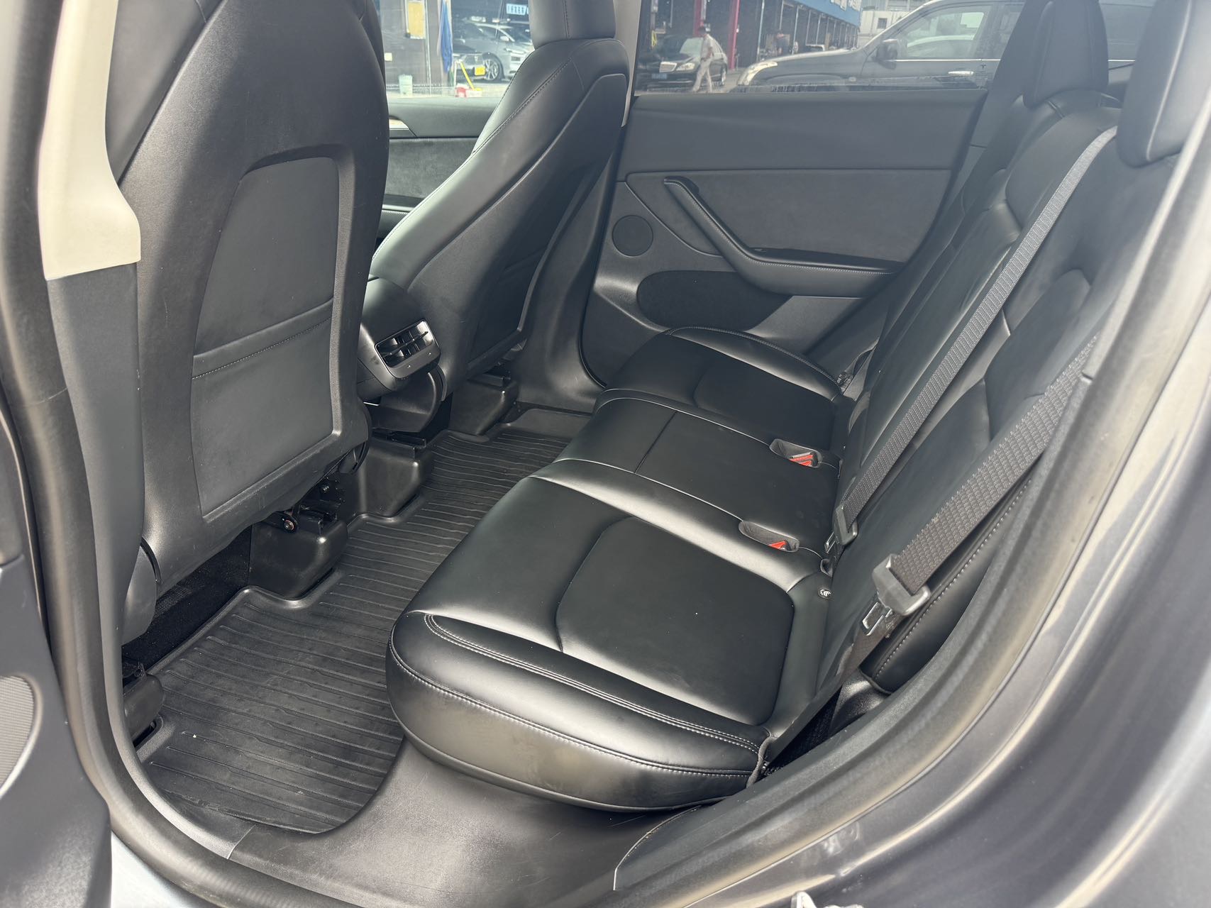 Tesla Model Y 2022 #11 Tesla Model Y 2022 car image #11